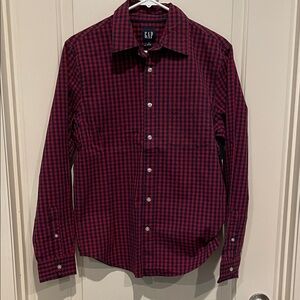 NWT Gap Men’s Long Sleeve Button Down Shirt, Red Blue Checkered , Size Small